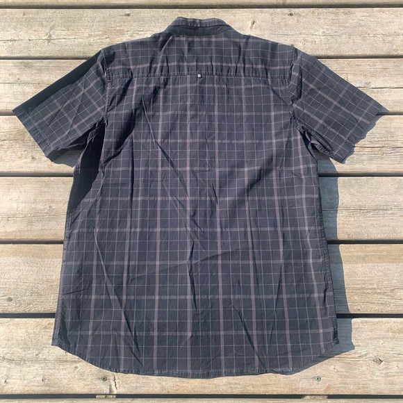 Oakley Men's Plaid Short Sleeve Button-Up Shirt - Black & Gray - Size Large - Picture 5 of 6